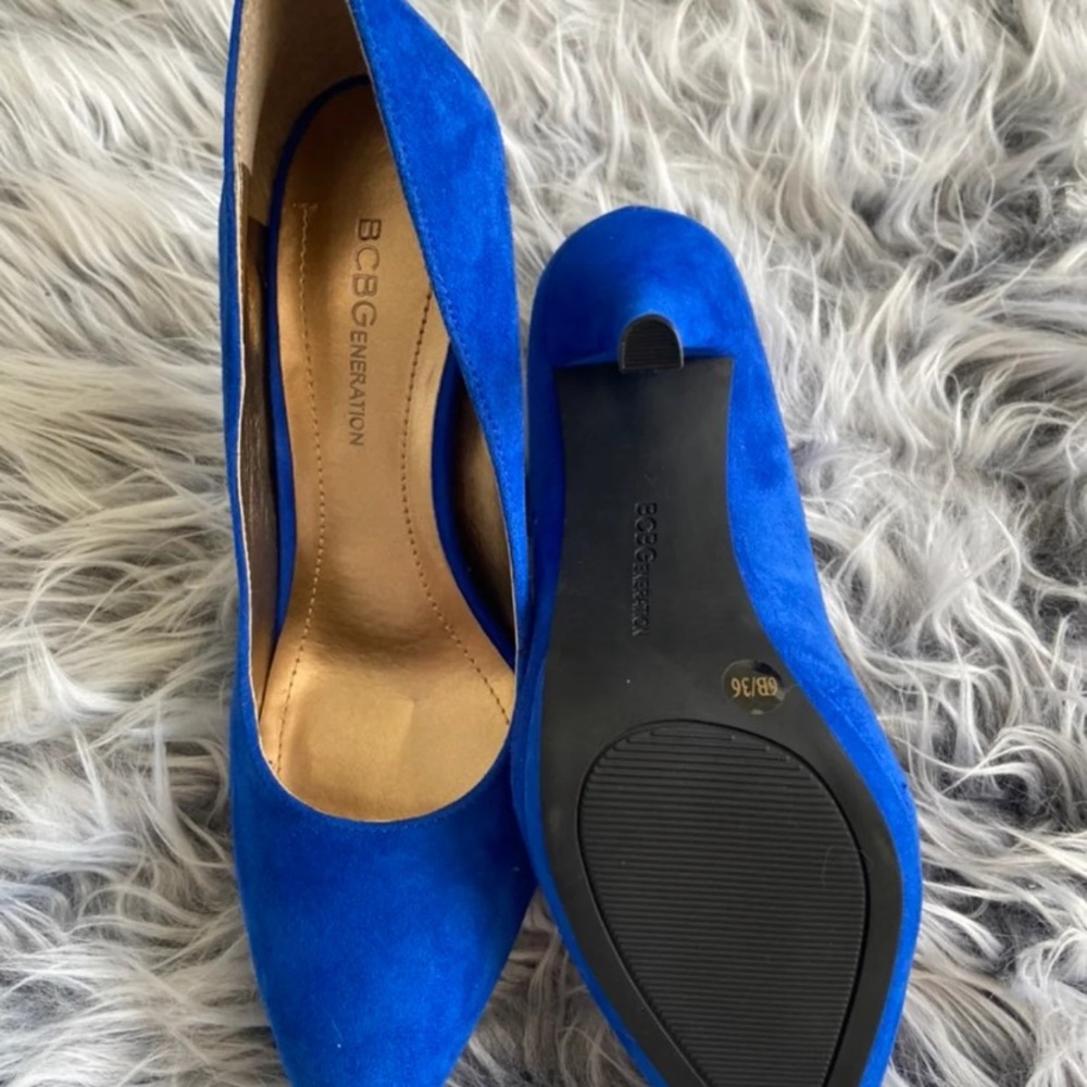 Heels - Picture 3 of 4